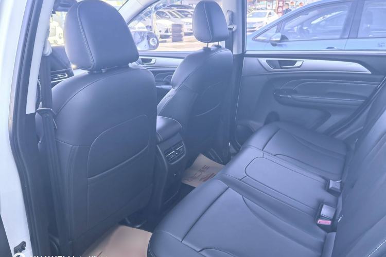 Used Haval M6 2021 PLUS 1.5T DCT Luxury Smart Connectivity Model Interior 2