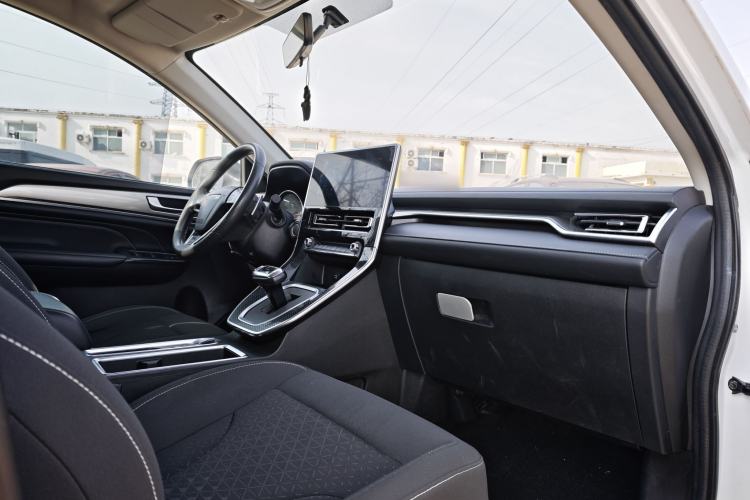 Used Haval M6 2021 PLUS 1.5T DCT Elite Smart Connectivity Model Interior 2