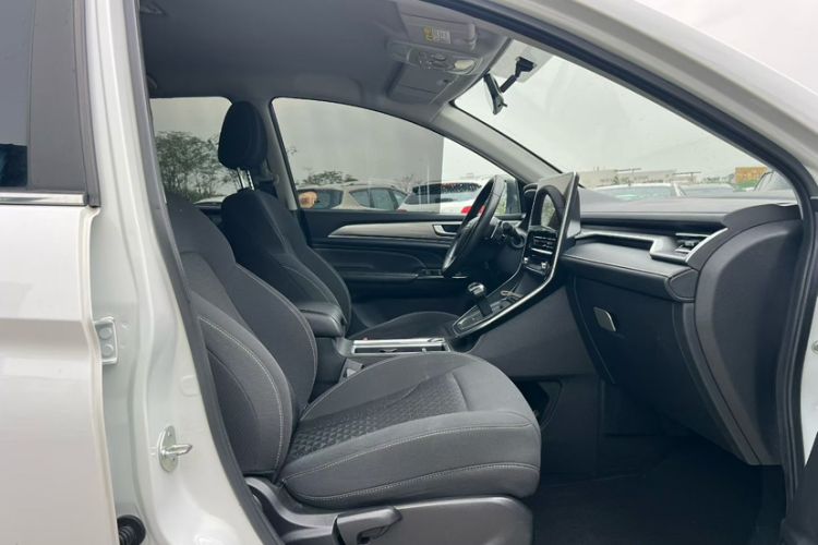 Used Haval M6 2021 PLUS 1.5T DCT Elite Smart Connectivity Model Interior 2