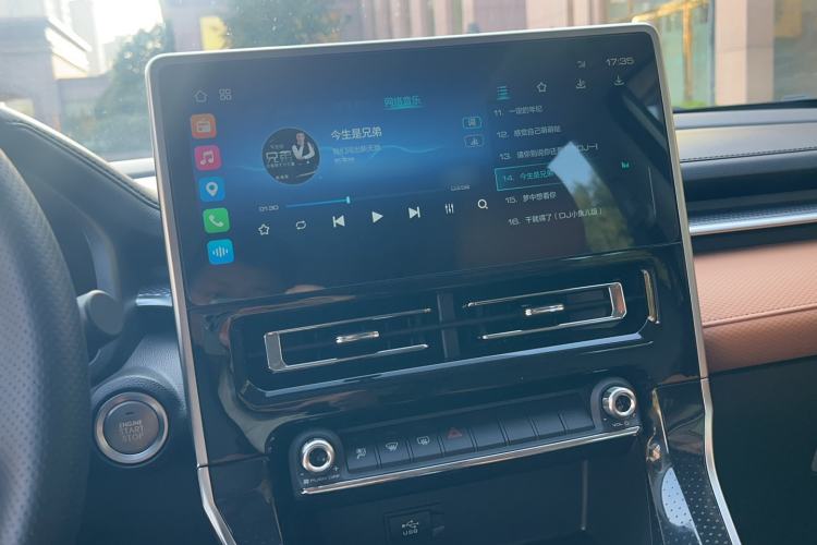 Used Haval M6 2021 PLUS 1.5T Manual Luxury Smart Connectivity Model Interior 2