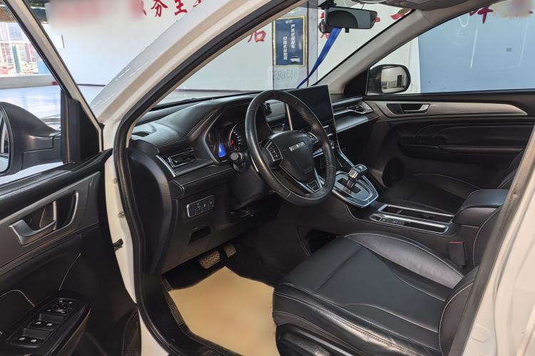Used Haval M6 2021 PLUS 1.5T DCT Luxury Smart Connectivity Model Interior 2