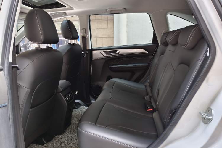 Used Haval M6 2021 PLUS 1.5T DCT Luxury Smart Connectivity Model Interior 2
