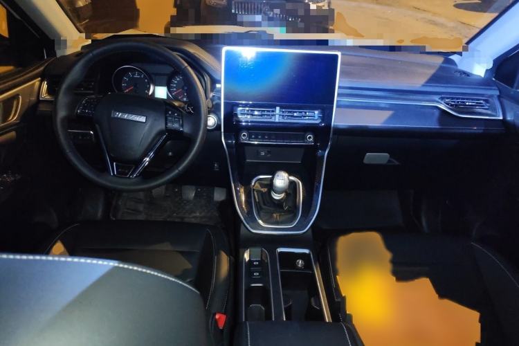 Used Haval M6 2021 PLUS 1.5T Manual Luxury Smart Connectivity Model Interior 2
