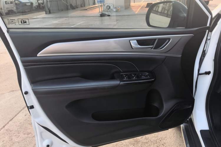 Used Haval M6 2021 PLUS 1.5T Manual Elite Smart Connectivity Model Interior 2