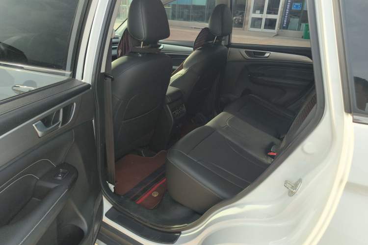 Used Haval M6 2021 PLUS 1.5T DCT Luxury Smart Connectivity Model Interior 2