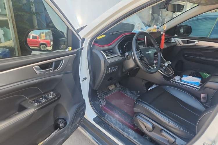 Used Haval M6 2021 PLUS 1.5T DCT Luxury Smart Connectivity Model Interior 3