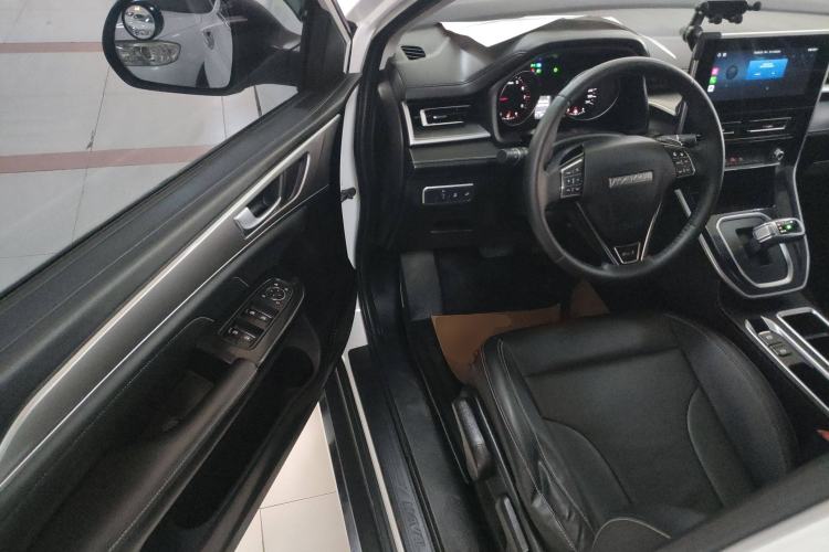 Used Haval M6 2021 PLUS 1.5T DCT Luxury Smart Connectivity Model Interior 3