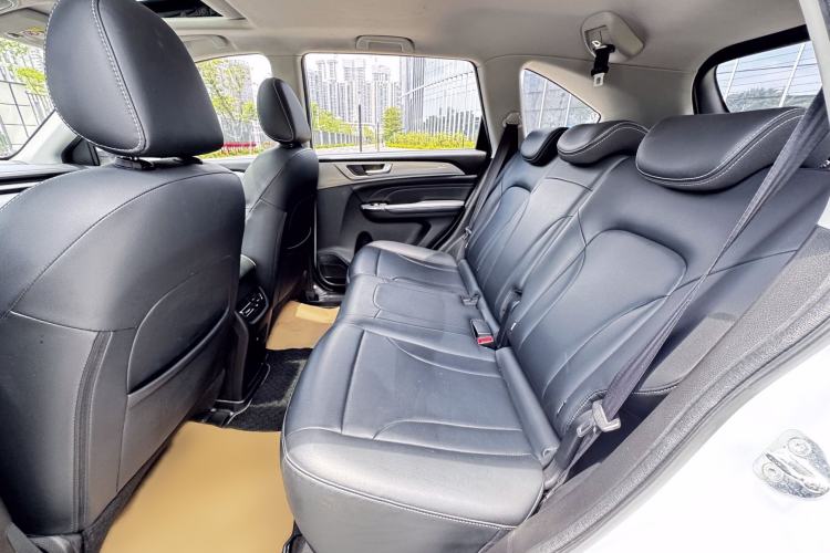 Used Haval M6 2021 PLUS 1.5T DCT Luxury Smart Connectivity Model Interior 3
