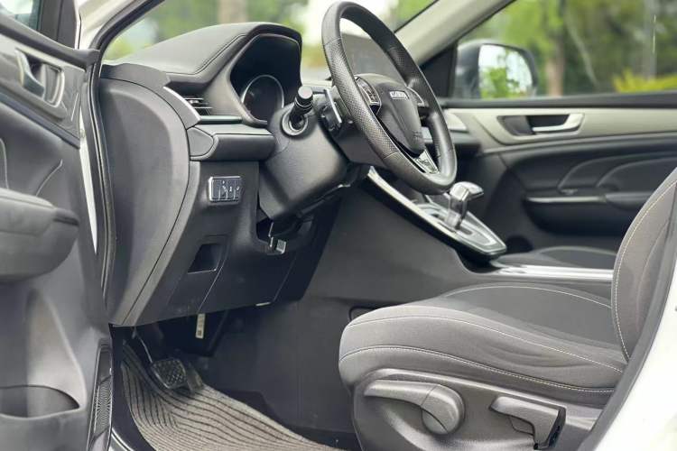 Used Haval M6 2021 PLUS 1.5T DCT Elite Smart Connectivity Model Interior 3