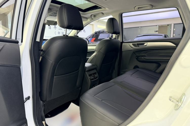 Used Haval M6 2021 PLUS 1.5T DCT Comfort Edition Interior 3