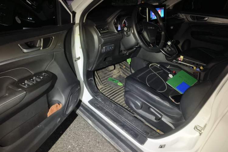 Used Haval M6 2021 PLUS 1.5T DCT Luxury Smart Connectivity Model Interior 3