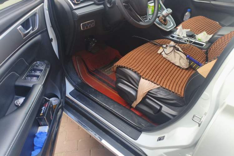 Used Haval M6 2021 PLUS 1.5T DCT Luxury Smart Connectivity Model Interior 3