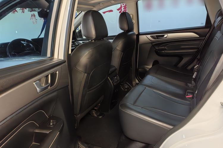 Used Haval M6 2021 PLUS 1.5T DCT Luxury Smart Connectivity Model Interior 3