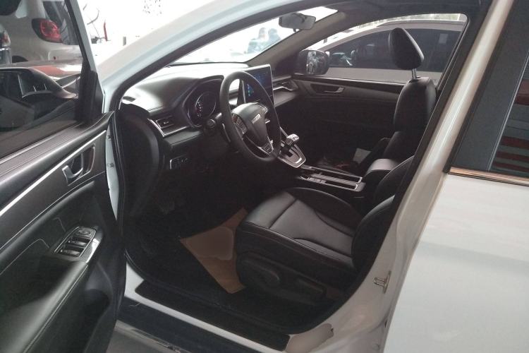 Used Haval M6 2021 PLUS 1.5T DCT Luxury Smart Connectivity Model Interior 3
