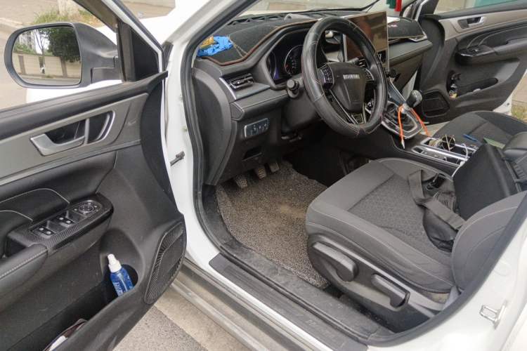 Used Haval M6 2021 PLUS 1.5T Manual Elite Smart Connectivity Model Interior 3