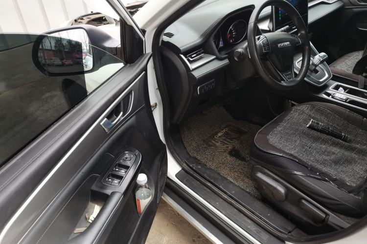 Used Haval M6 2021 PLUS 1.5T DCT Elite Smart Connectivity Model Interior 3