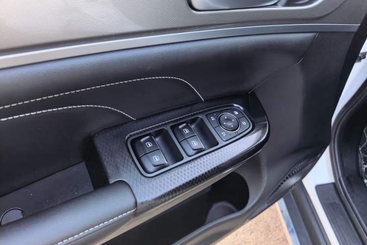 Used Haval M6 2021 PLUS 1.5T Manual Elite Smart Connectivity Model Interior 3