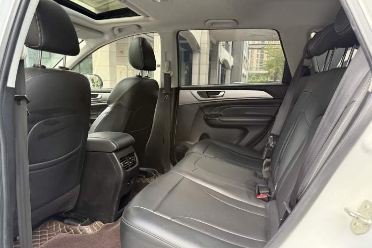 Used Haval M6 2021 PLUS 1.5T DCT Luxury Smart Connectivity Model Interior 3