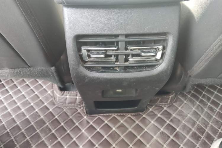 Used Haval M6 2021 PLUS 1.5T DCT Luxury Smart Connectivity Model Interior 3