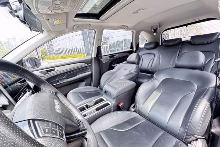 Used Haval M6 2021 PLUS 1.5T DCT Luxury Smart Connectivity Model Interior 4