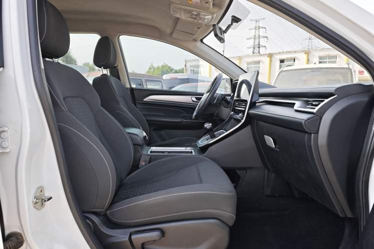 Used Haval M6 2021 PLUS 1.5T DCT Elite Smart Connectivity Model Interior 4