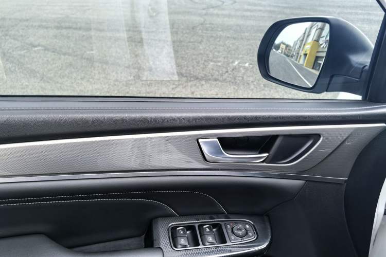 Used Haval M6 2021 PLUS 1.5T DCT Elite Smart Connectivity Model Interior 4