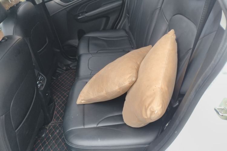 Used Haval M6 2021 PLUS 1.5T DCT Luxury Smart Connectivity Model Interior 4