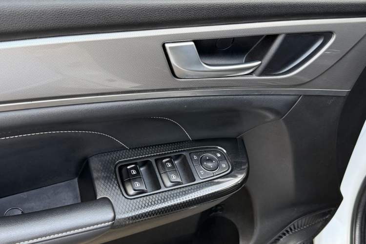 Used Haval M6 2021 PLUS 1.5T DCT Luxury Smart Connectivity Model Interior 4