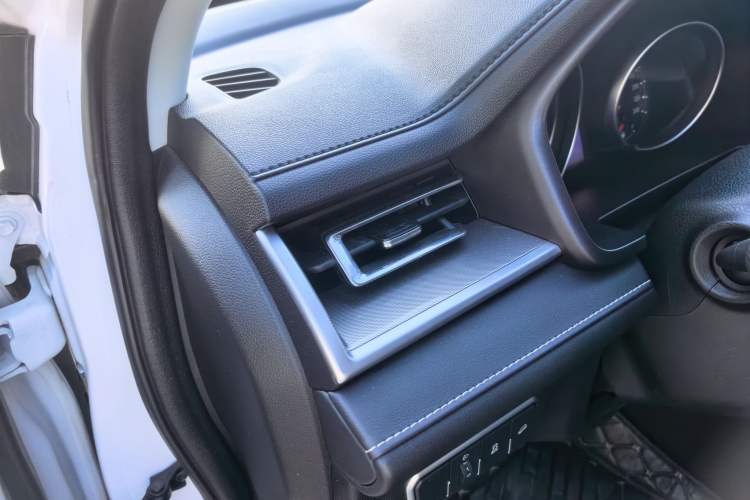 Used Haval M6 2021 PLUS 1.5T Manual Elite Smart Connectivity Model Interior 5