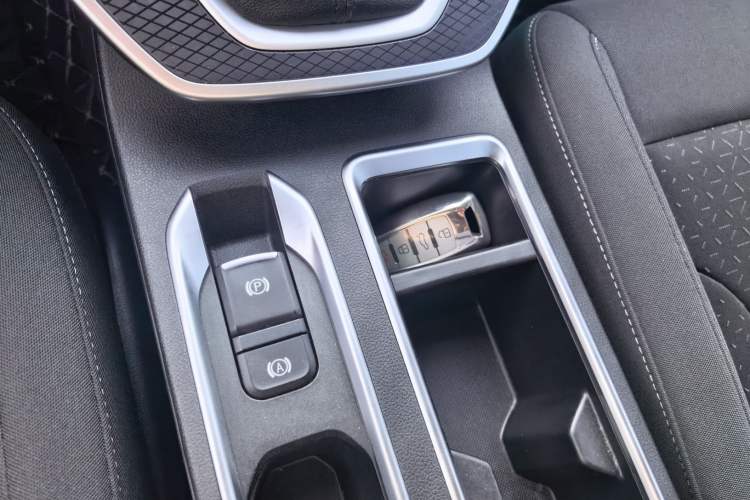 Used Haval M6 2021 PLUS 1.5T Manual Elite Smart Connectivity Model Interior 5