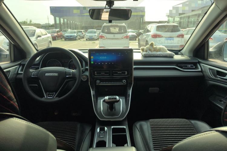 Used Haval M6 2021 PLUS 1.5T DCT Luxury Smart Connectivity Model Interior 5