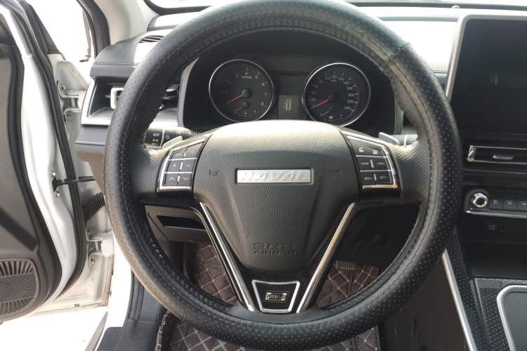 Used Haval M6 2021 PLUS 1.5T DCT Luxury Smart Connectivity Model Interior 5