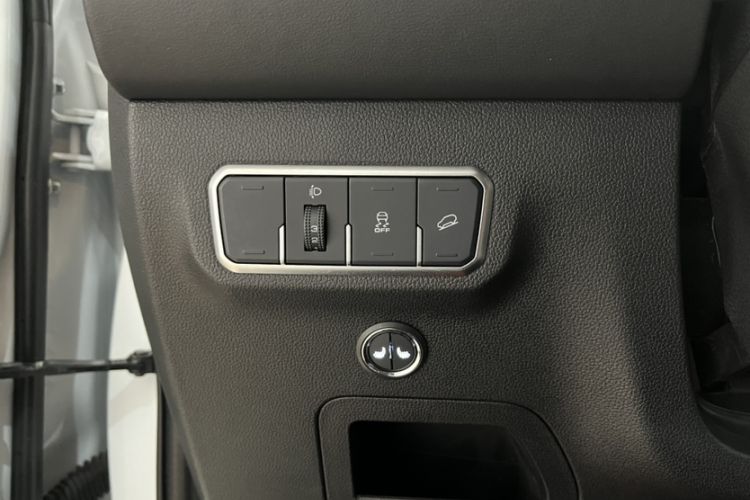 Used Haval M6 2021 PLUS 1.5T DCT Elite Smart Connectivity Model Interior 8