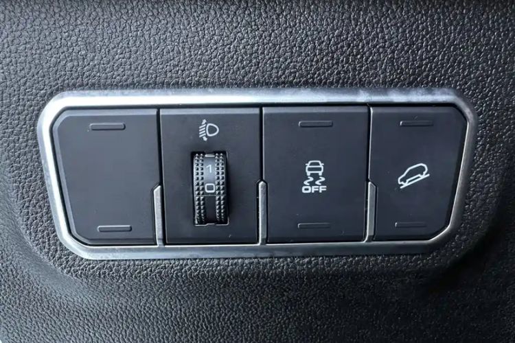 Used Haval M6 2021 PLUS 1.5T DCT Luxury Smart Connectivity Model Interior 8