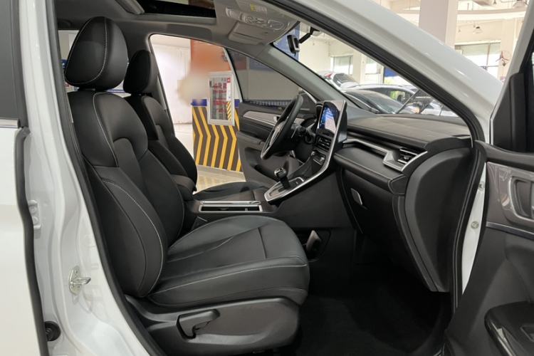 Used Haval M6 2021 PLUS 1.5T DCT Luxury Smart Connectivity Model Interior 9