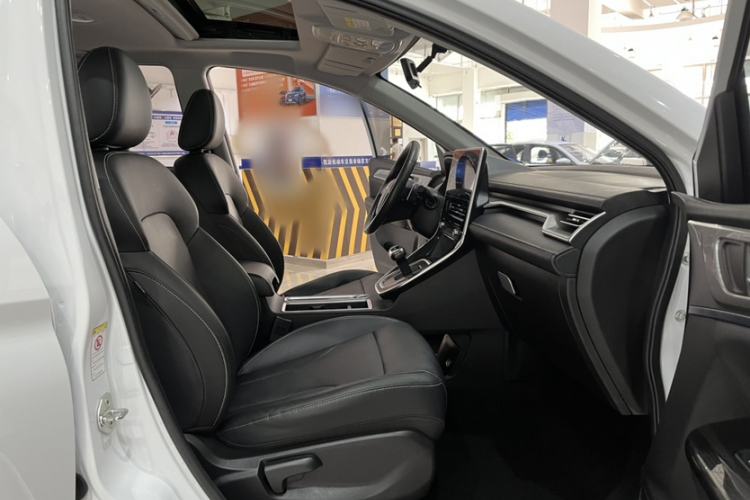 Used Haval M6 2021 PLUS 1.5T DCT Comfort Edition Interior 9