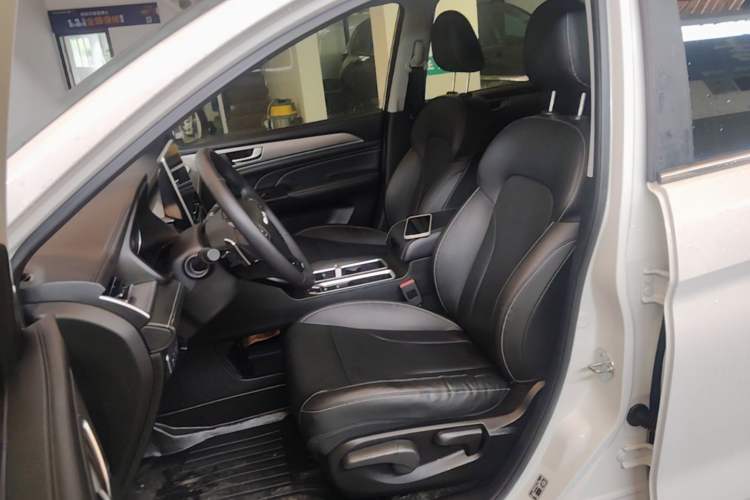 Used Haval M6 2021 PLUS 1.5T DCT Luxury Smart Connectivity Model Left Front Seat