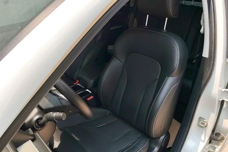 Used Haval M6 2021 PLUS 1.5T Manual Luxury Smart Connectivity Model Left Front Seat