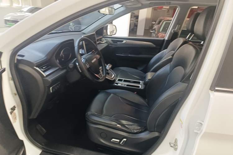 Used Haval M6 2021 PLUS 1.5T DCT Prestige Smart Connectivity Model Left Front Seat