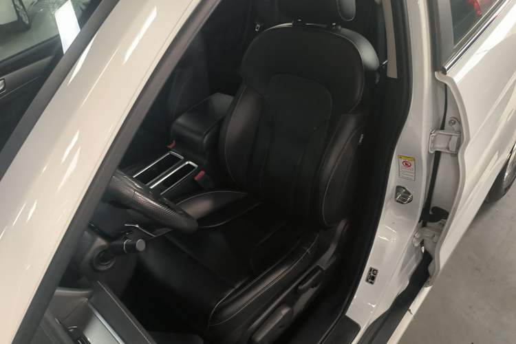 Used Haval M6 2021 PLUS 1.5T DCT Comfort Edition Left Front Seat