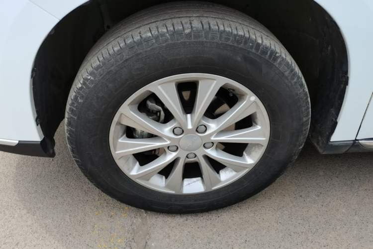 Used Haval M6 2021 PLUS 1.5T DCT Luxury Smart Connectivity Model Left Front Wheel Hub