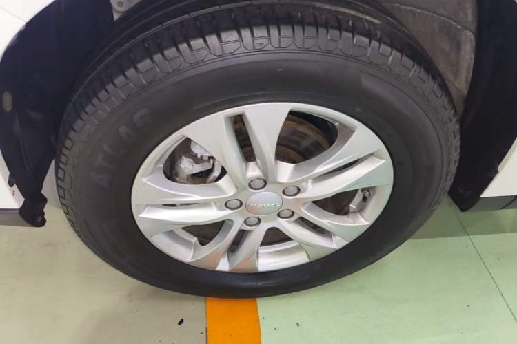 Used Haval M6 2021 PLUS 1.5T DCT Elite Smart Connectivity Model Left Front Wheel Hub