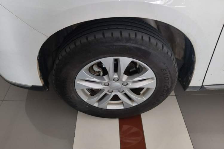 Used Haval M6 2021 PLUS 1.5T DCT Elite Smart Connectivity Model Left Front Wheel Hub