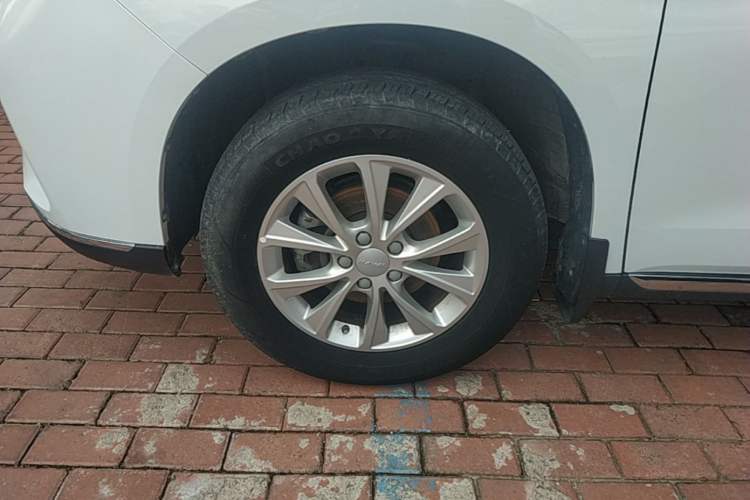 Used Haval M6 2021 PLUS 1.5T DCT Luxury Smart Connectivity Model Left Front Wheel Hub