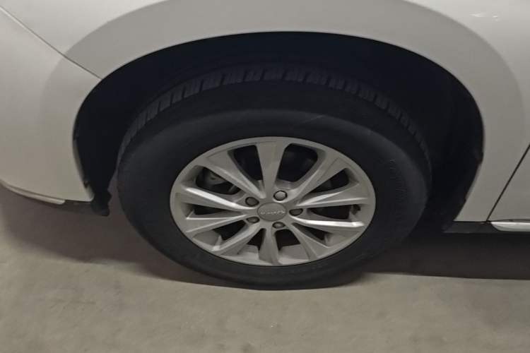 Used Haval M6 2021 PLUS 1.5T DCT Luxury Smart Connectivity Model Left Front Wheel Hub