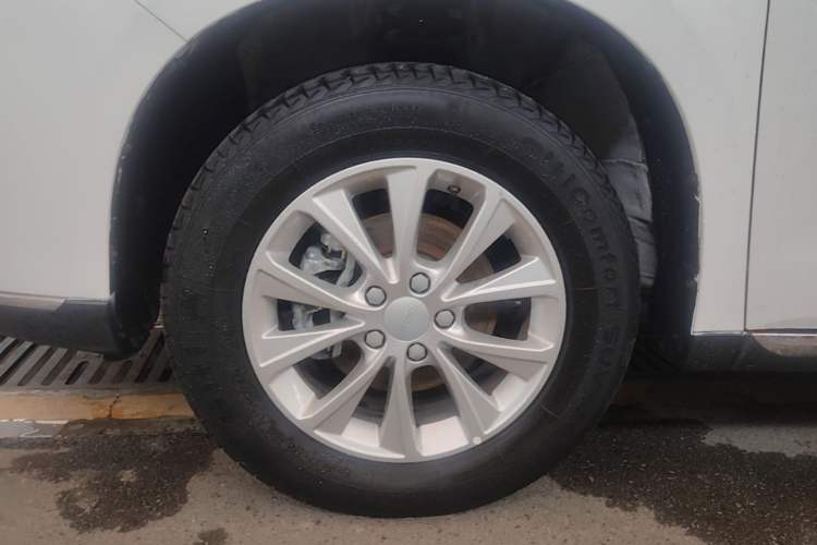 Used Haval M6 2021 PLUS 1.5T DCT Luxury Smart Connectivity Model Left Front Wheel Hub