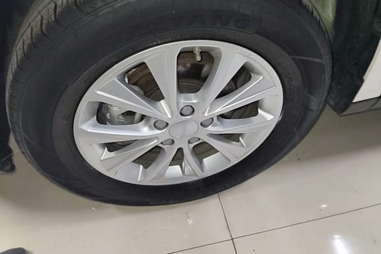 Used Haval M6 2021 PLUS 1.5T DCT Luxury Smart Connectivity Model Left Front Wheel Hub