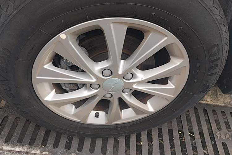 Used Haval M6 2021 PLUS 1.5T DCT Luxury Smart Connectivity Model Left Front Wheel Hub
