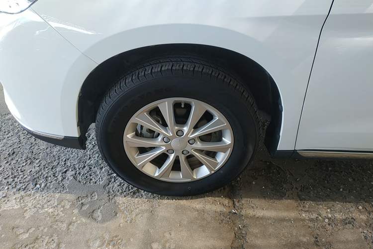 Used Haval M6 2021 PLUS 1.5T DCT Luxury Smart Connectivity Model Left Front Wheel Hub