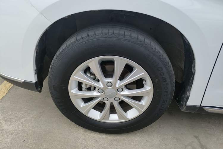Used Haval M6 2021 PLUS 1.5T DCT Luxury Smart Connectivity Model Left Front Wheel Hub